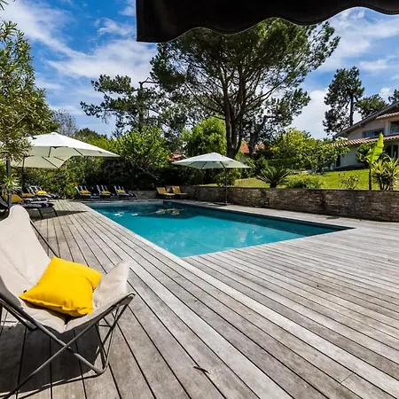 Serenity - Keyweek Swimming Pool Vila